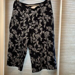 J Jill Petite XL Floral Navy and White Women’s Capris